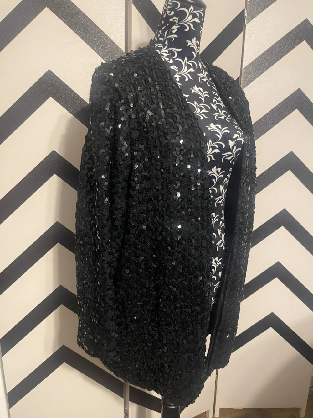 Retro Lady Helen Glamourous Black Sequin Jacket - Size XL